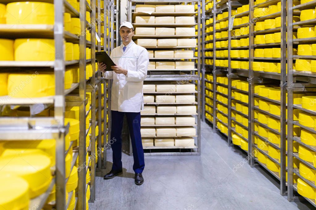Magazzino alimentare organizzato per lotti e temperature